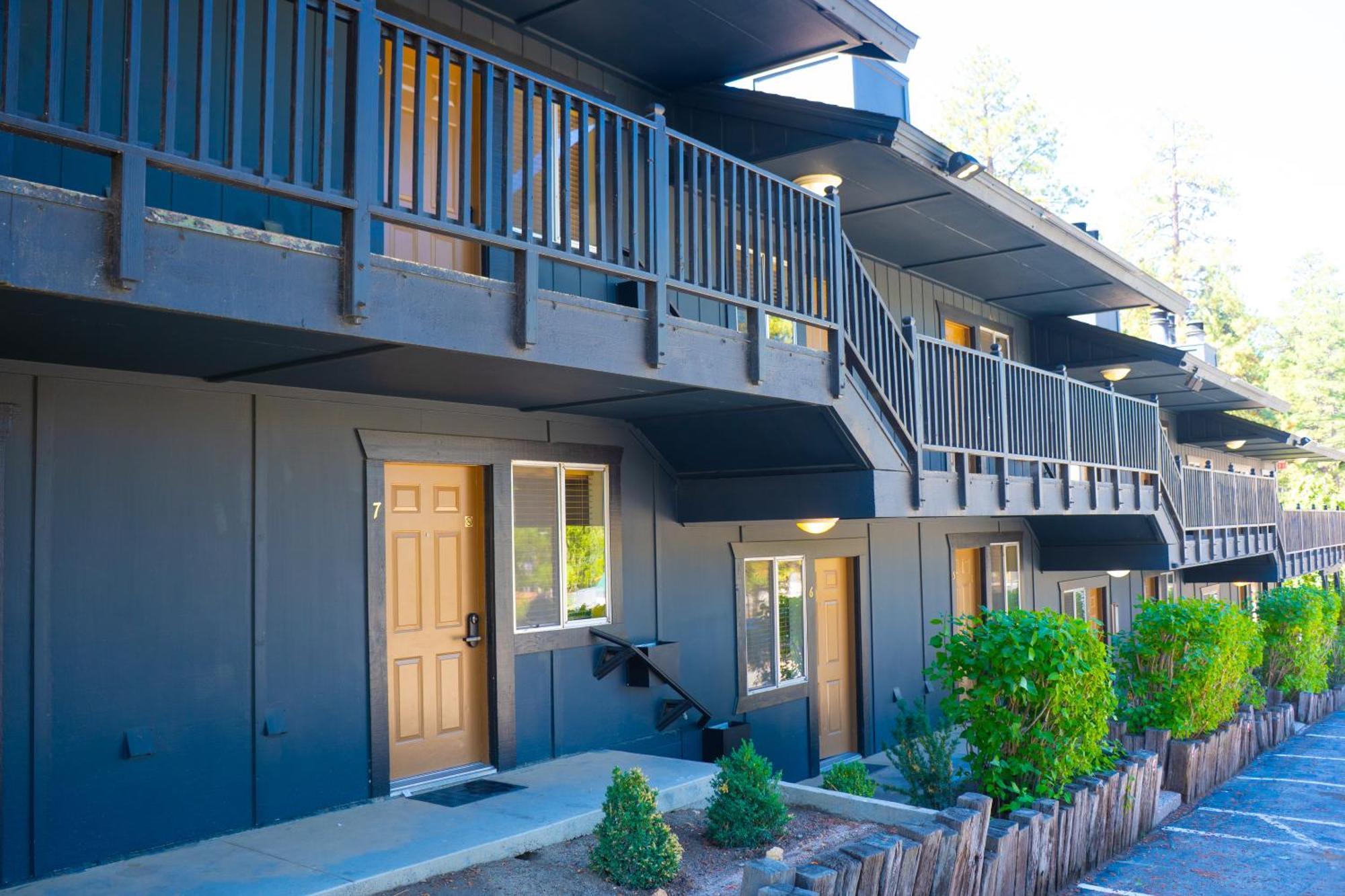 Sessions Retreat & Hotel Big Bear Lake Exterior photo